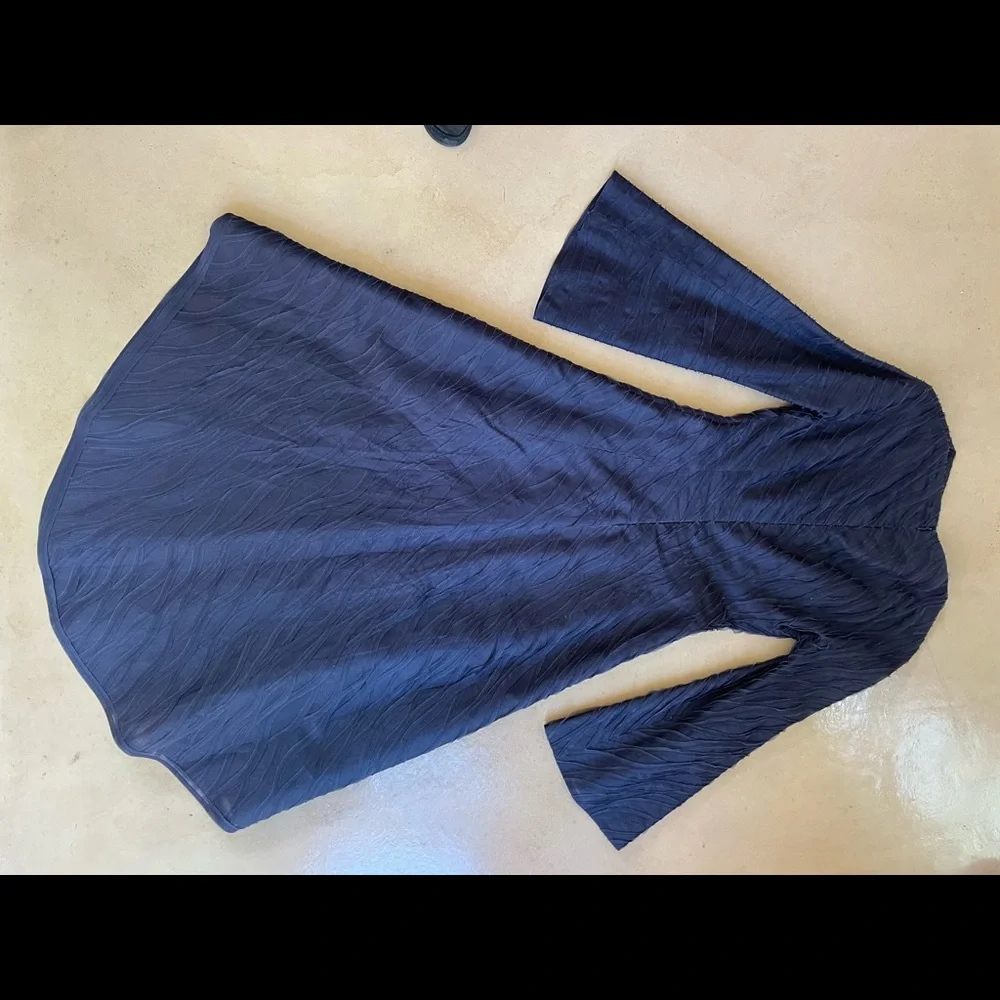 Yummi Eto haute couture silk dress, silk lined with longer hem in back - Picture 2 of 4